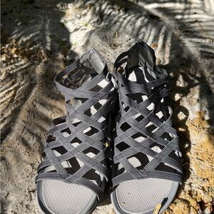 BareTraps Black and Gray Sandals